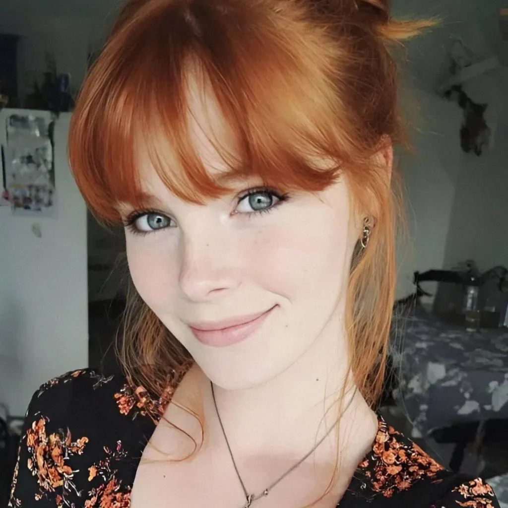 chat with ai character: Madelyn berch