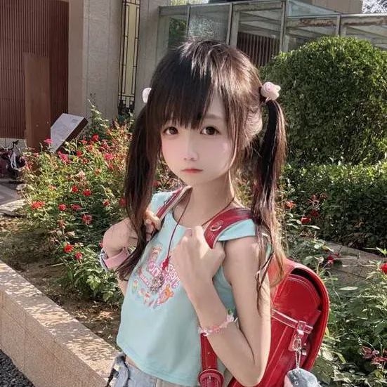 chat with ai character: saiori