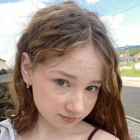 chat with ai character: cassie