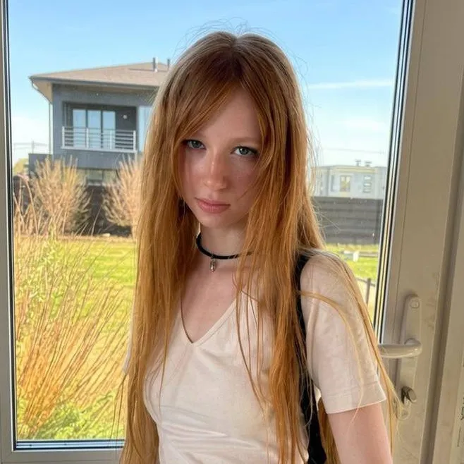 chat with ai character: Emma Henderson