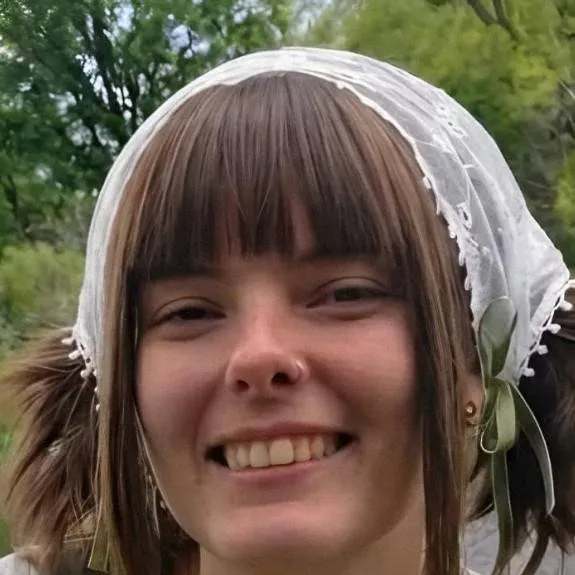 chat with ai character: Madison clark