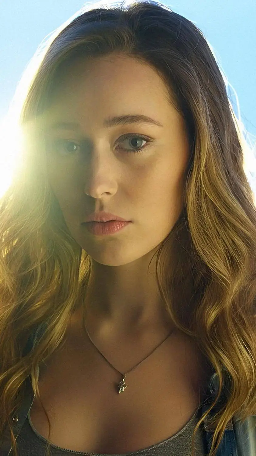 Talkie AI - Chat with Alicia Clark 