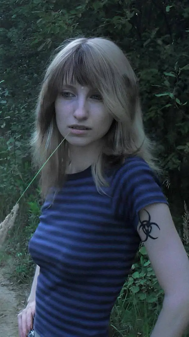 ai character: taylor background