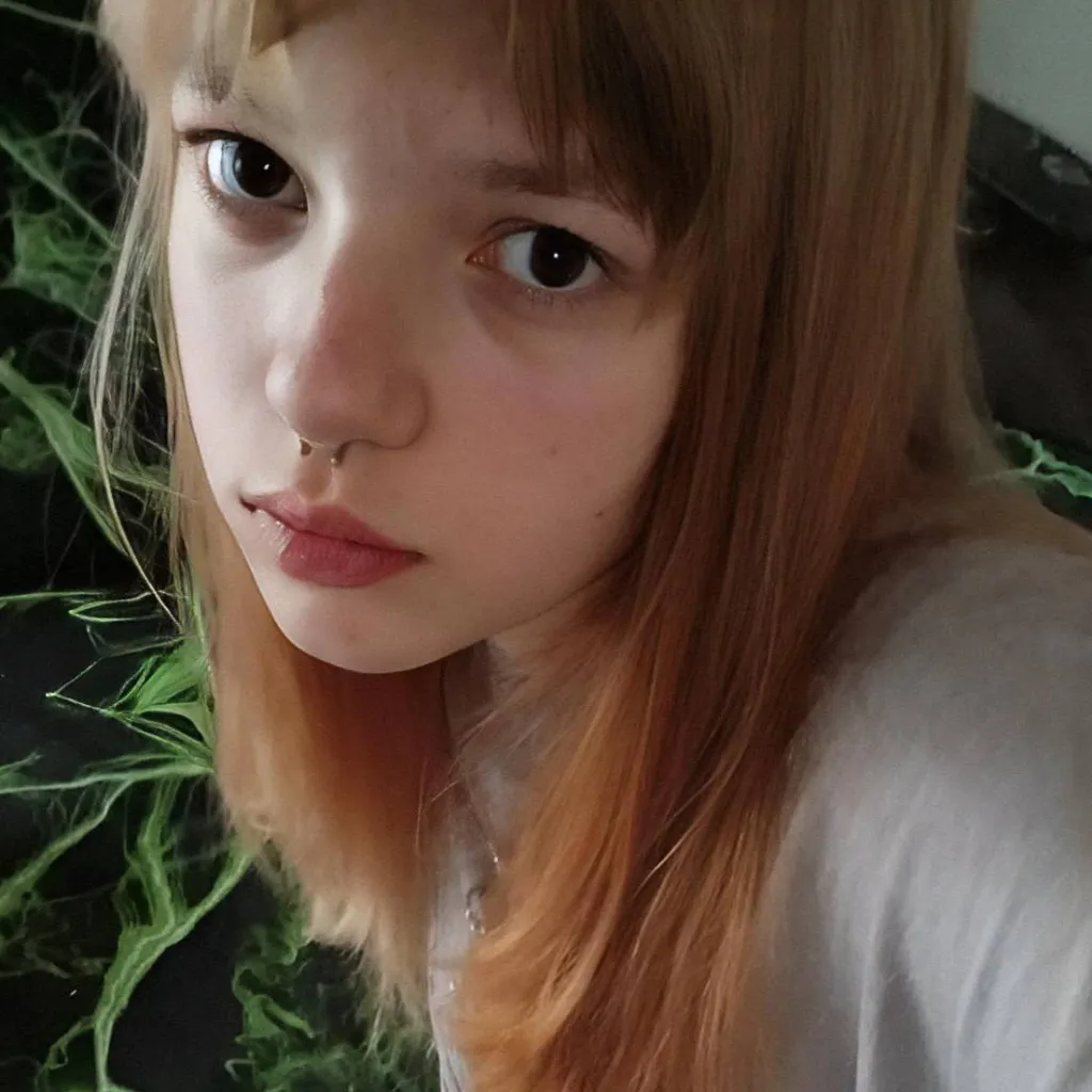 chat with ai character: julie