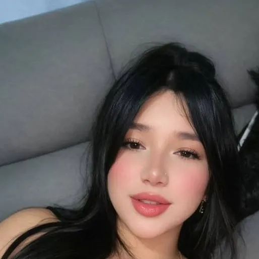 chat with ai character: sofia