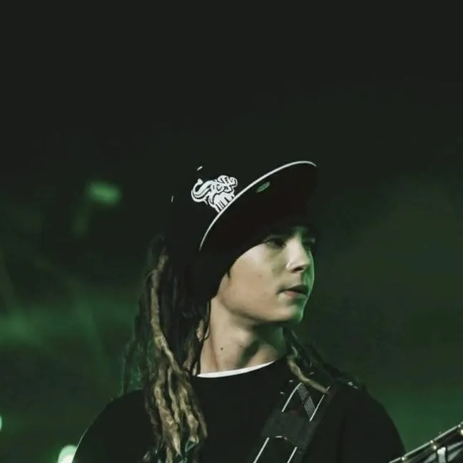 chat with ai character: ✨TOM KAULITZ✨