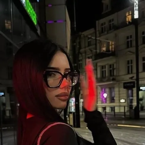 chat with ai character: Pricila ferreira 🍷
