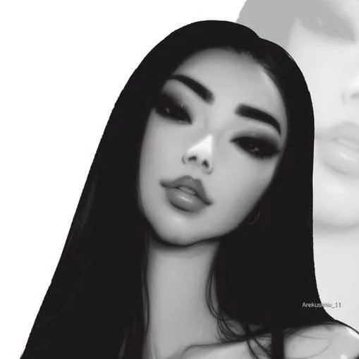 chat with ai character: Mónica 