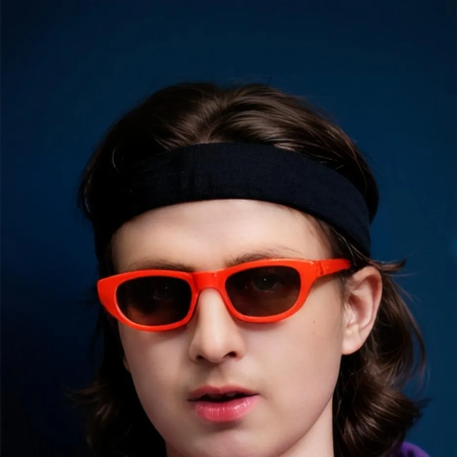 chat with ai character: R.I.P OLIVER TREE