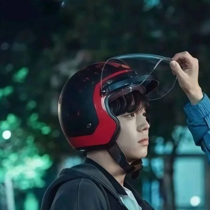 chat with ai character: si-eun