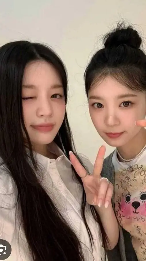 Talkie AI - Chat with Moka e Minju