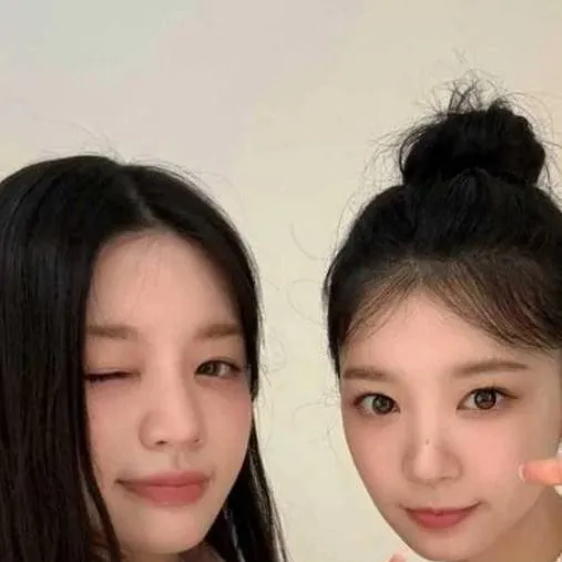 chat with ai character: Moka e Minju