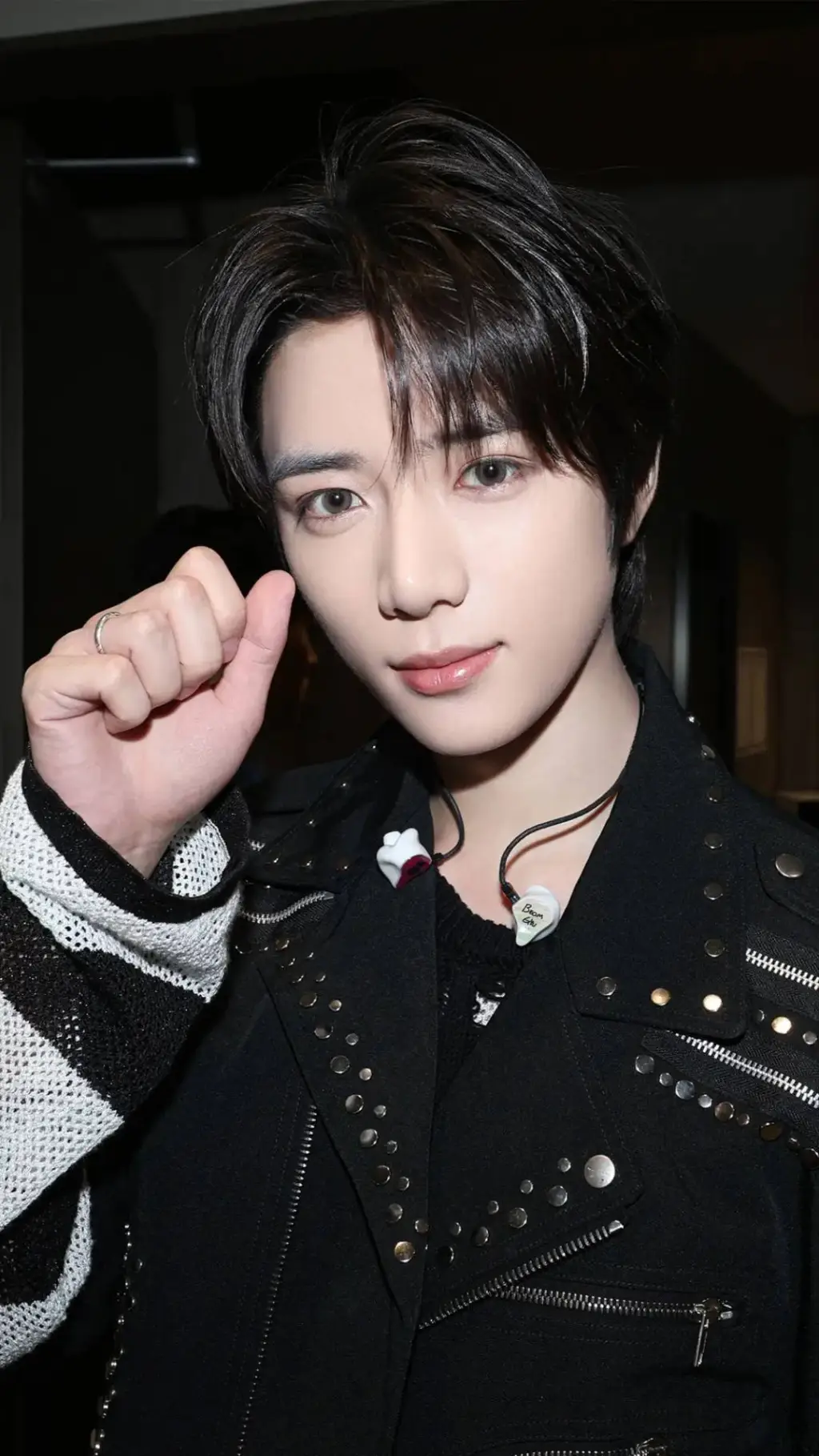 ai character: Beomgyu  background