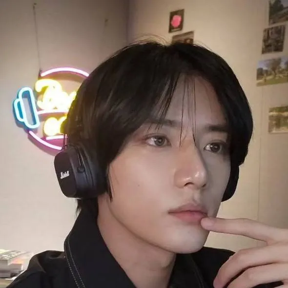 chat with ai character: Beomgyu
