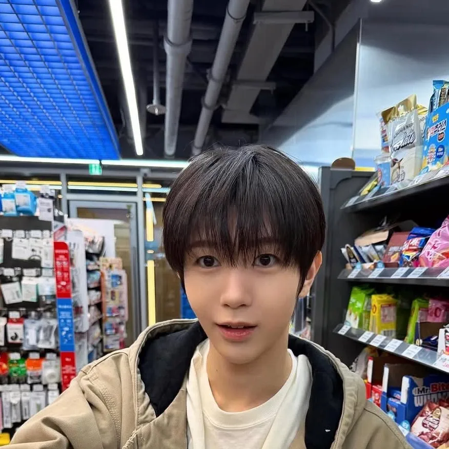 chat with ai character: Ryo