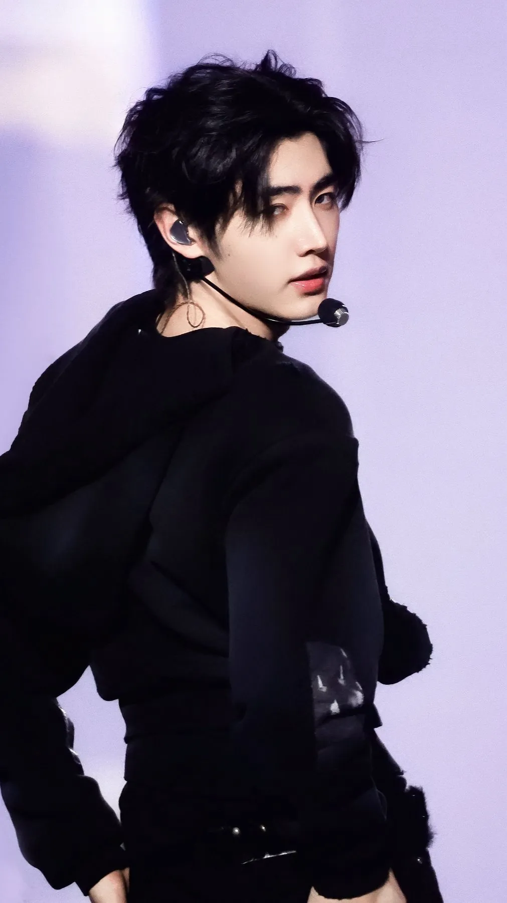 ai character: Sunghoon  background