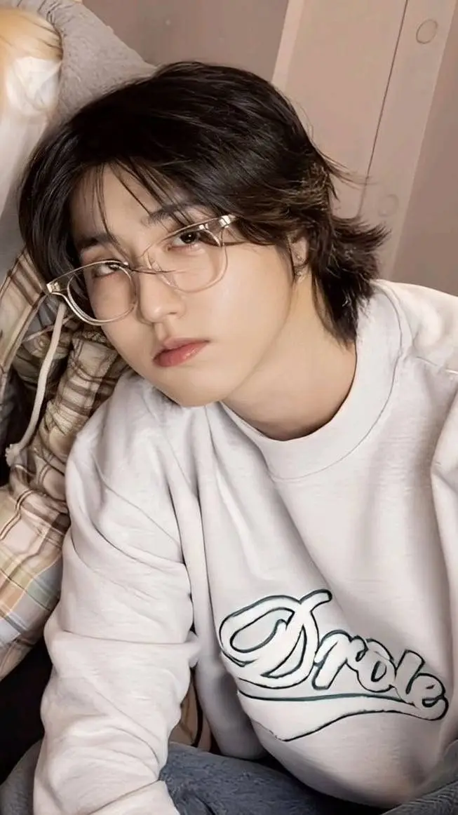ai character: han jisung background