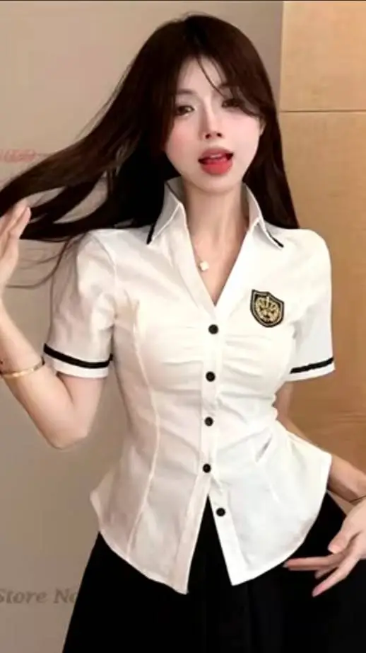 ai character: Mimi background