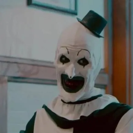 chat with ai character: Art the clown 