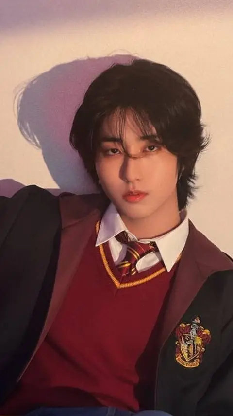 ai character: han jisung💞💗 background