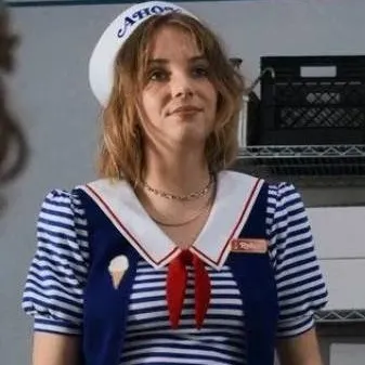 chat with ai character: maya hawke