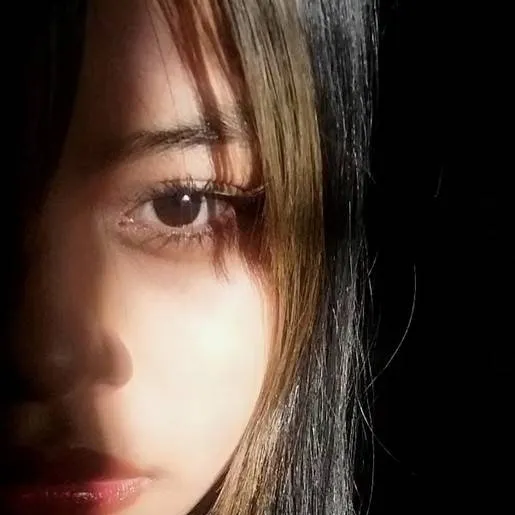chat with ai character: Nicole 