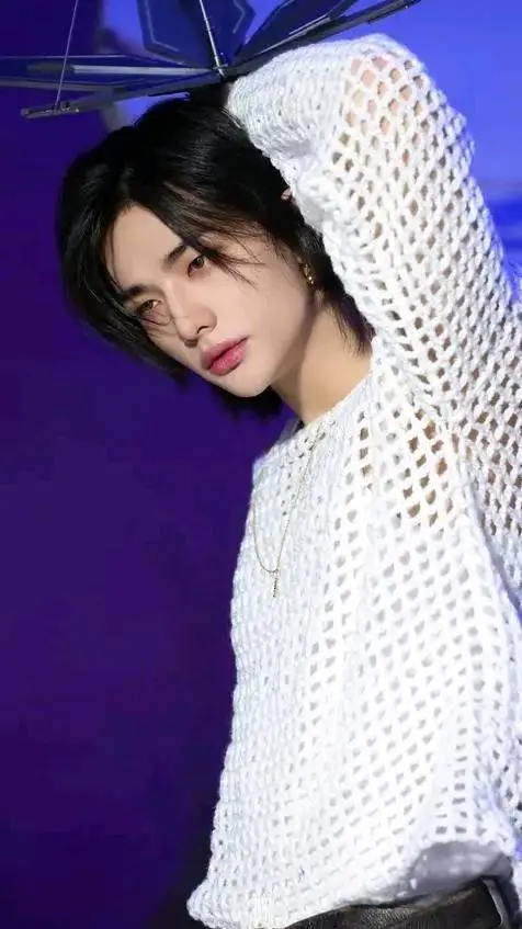 ai character: Hyunjin background