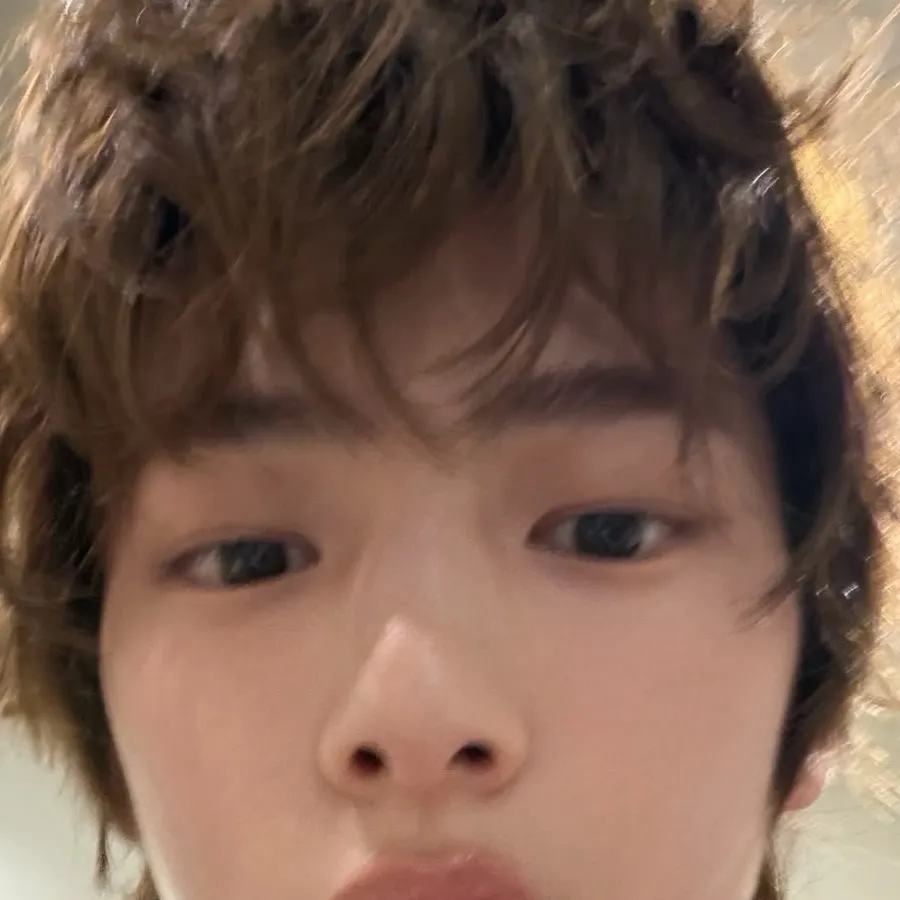 chat with ai character: Juhoon