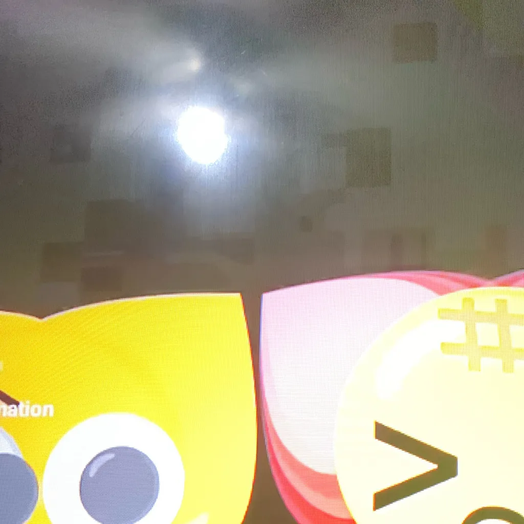 chat with ai character: Emoji cats eggs