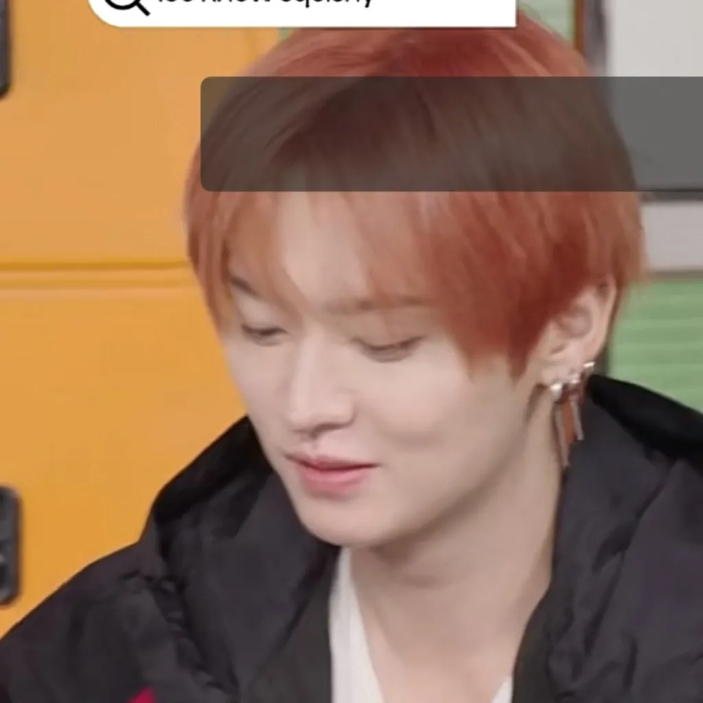 chat with ai character: Lee Know