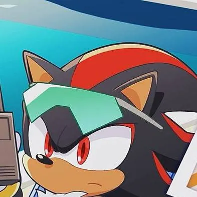 chat with ai character: Shadow en la playa