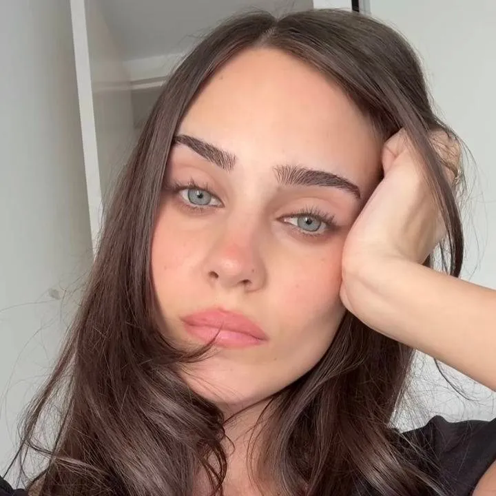 chat with ai character: lana rhoades