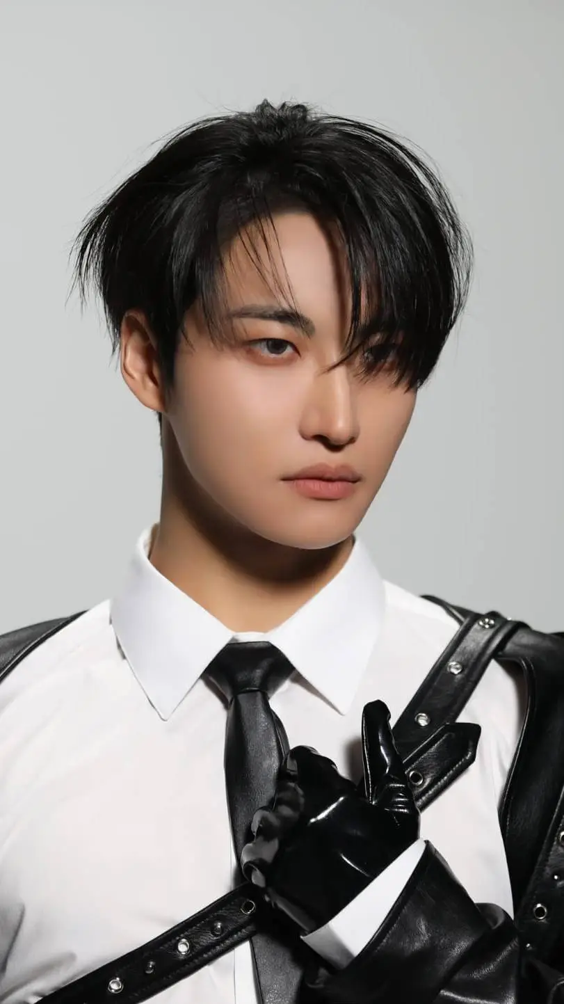 Talkie AI - Chat with Park seong-hwa🖤