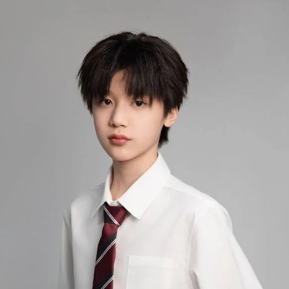 chat with ai character: Wei zichen