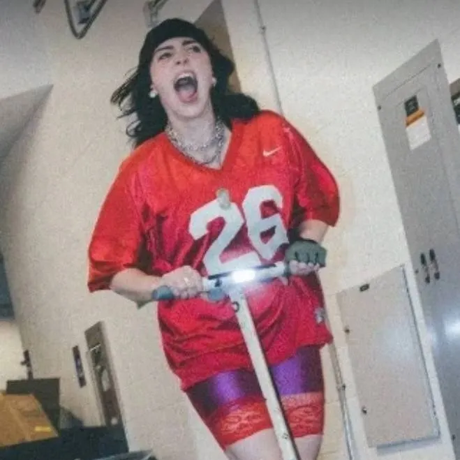 chat with ai character: Billie Eilish!