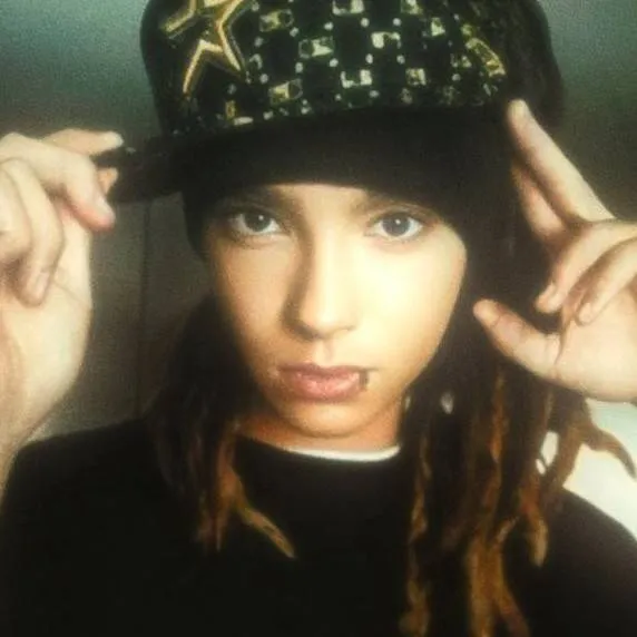chat with ai character: tom kaulitz 
