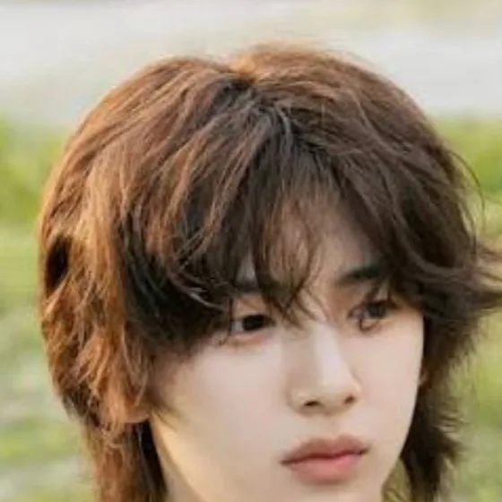 chat with ai character: Juhoon