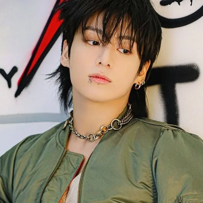 chat with ai character: Jungkook ☆ 