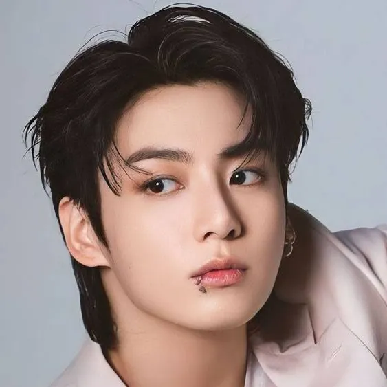 chat with ai character: 《Jungkook》