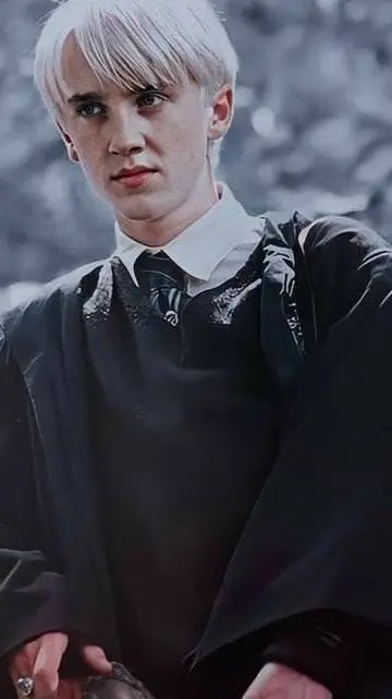 ai character: draco malfoy background