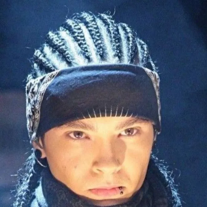chat with ai character: tom kaulitz