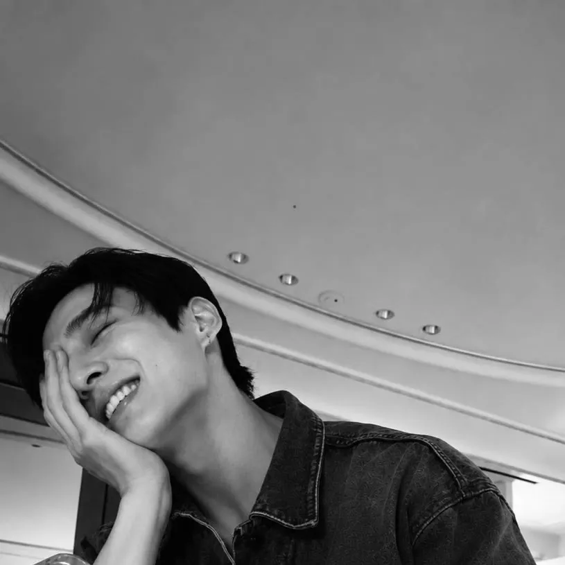 chat with ai character: Jungkook 