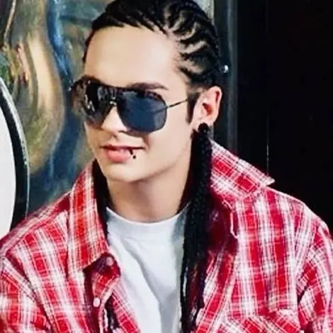 chat with ai character: Tom Kaulitz