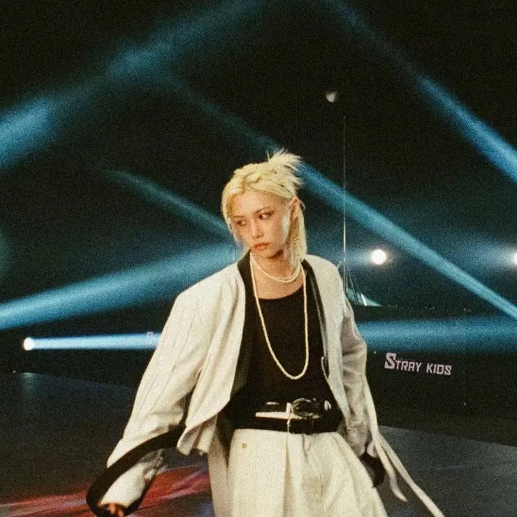 chat with ai character: Chat ideas