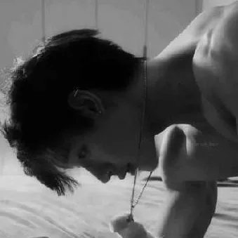 chat with ai character: Collin