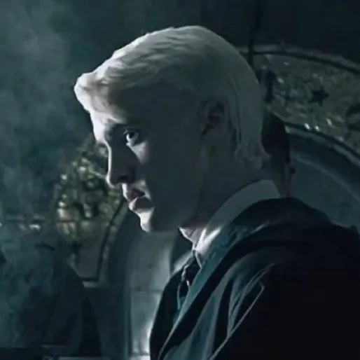 chat with ai character: Draco Malfoy