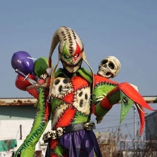 chat with ai character: Clown Imagin, hall