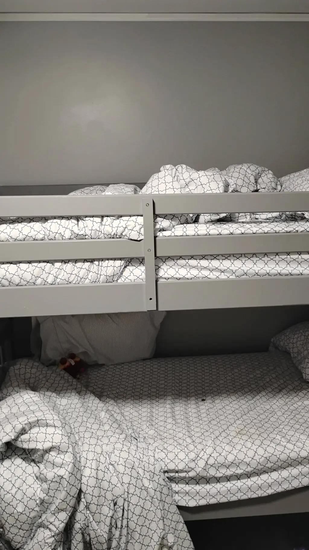 ai character: 1 week sleepover! background