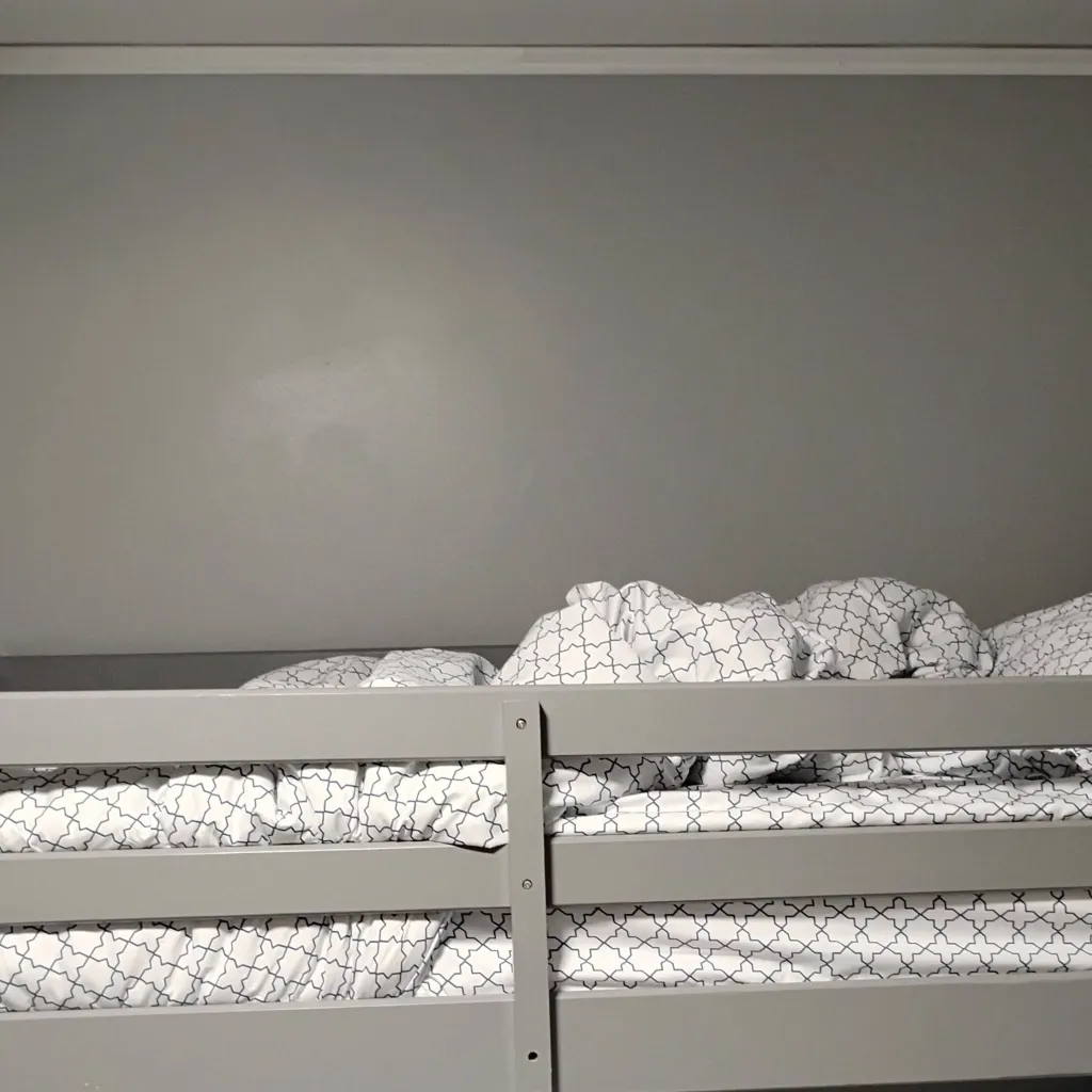 chat with ai character: 1 week sleepover!