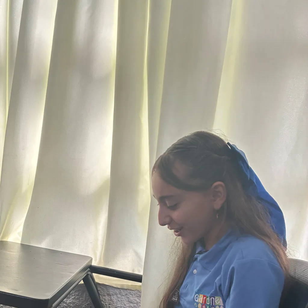 chat with ai character: Nichole
